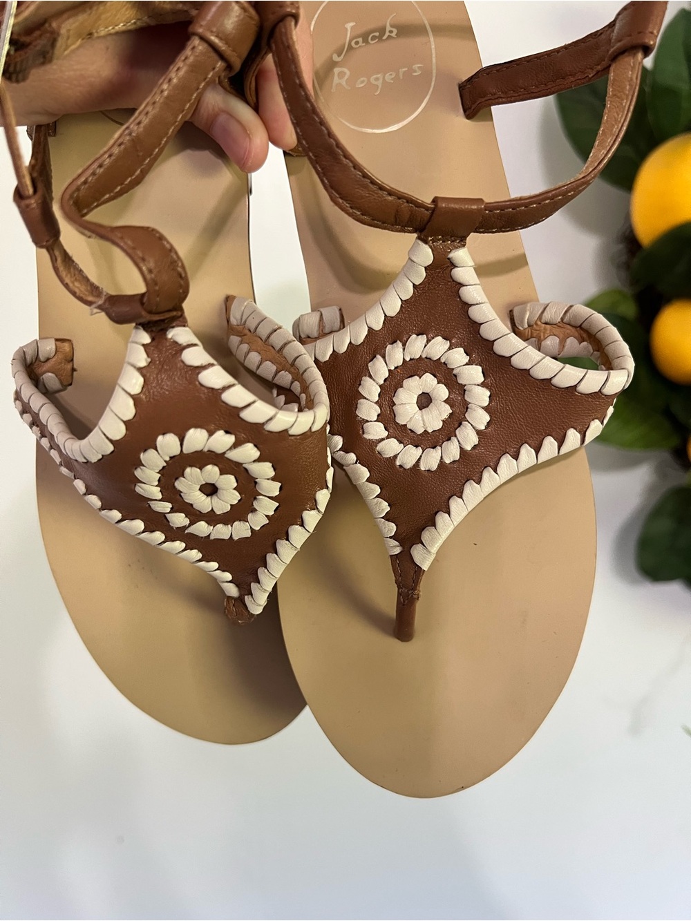 Jack Rogers Macie leather sandals in brown and beige - Picture 2 of 4